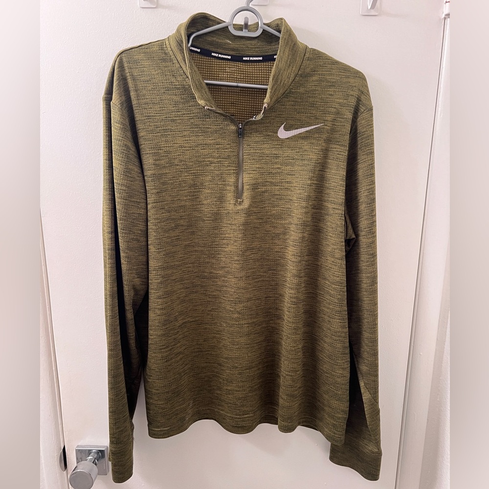 Nike Men’s Breathe Dri-Fit 1/4 Zip Long Sleeve Training Shirt in Green - Sz XL